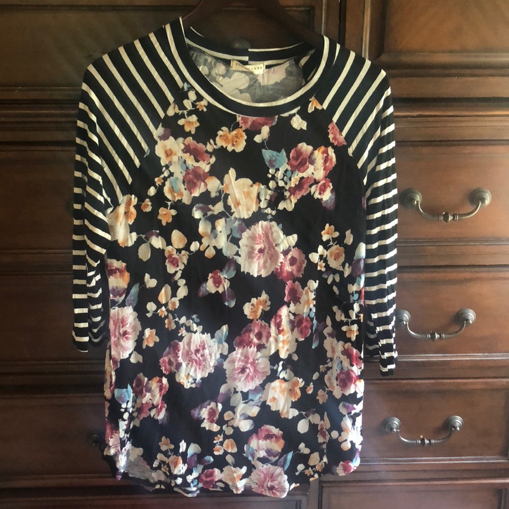 First Look soft top 3/4 slv black floral stripe Lg
